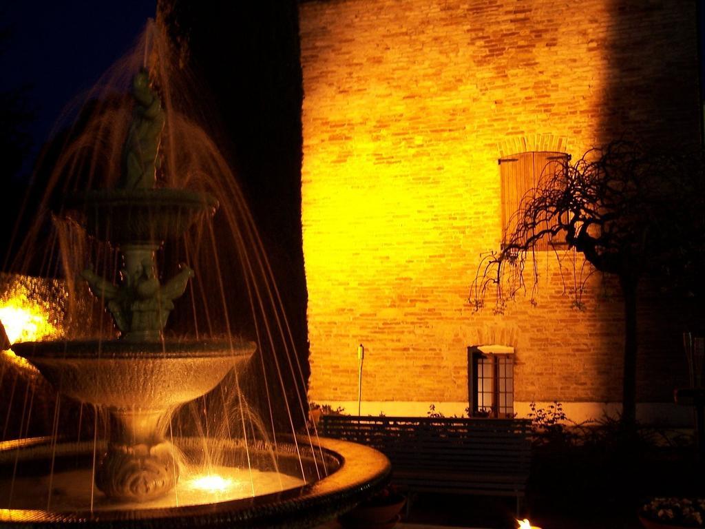 Отель Castello D'Abruzzo Рипа-Театина Экстерьер фото